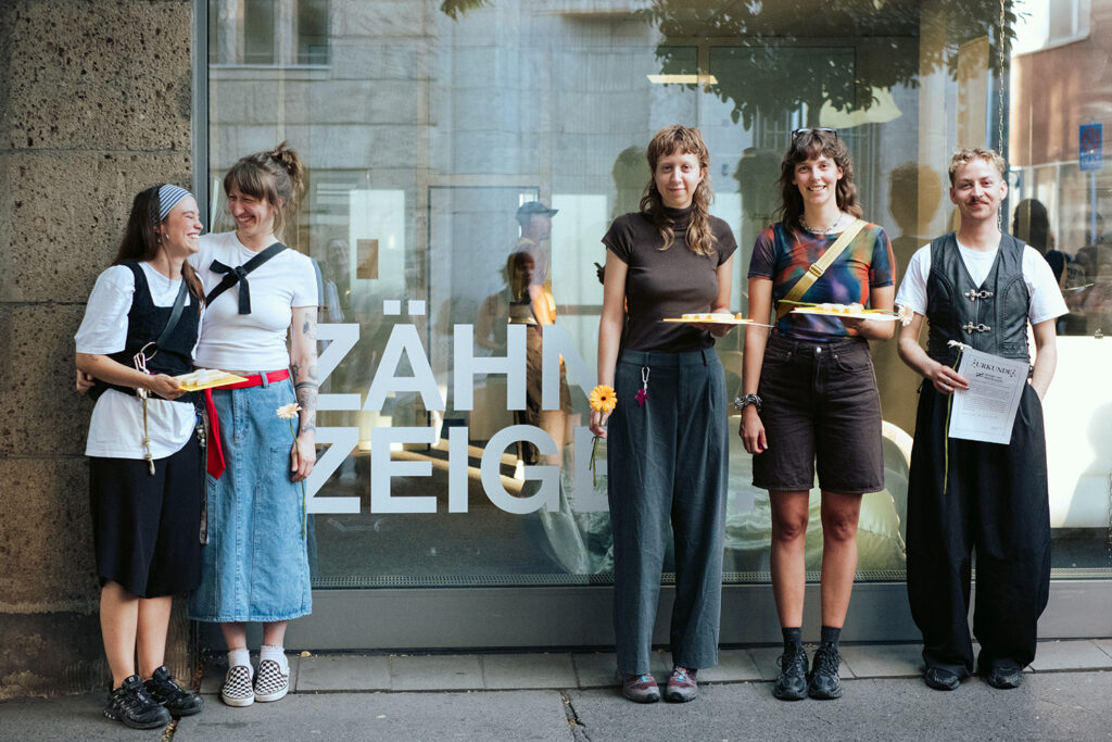 Zähne zeigen. ≠Design und Genderpreis 2026.