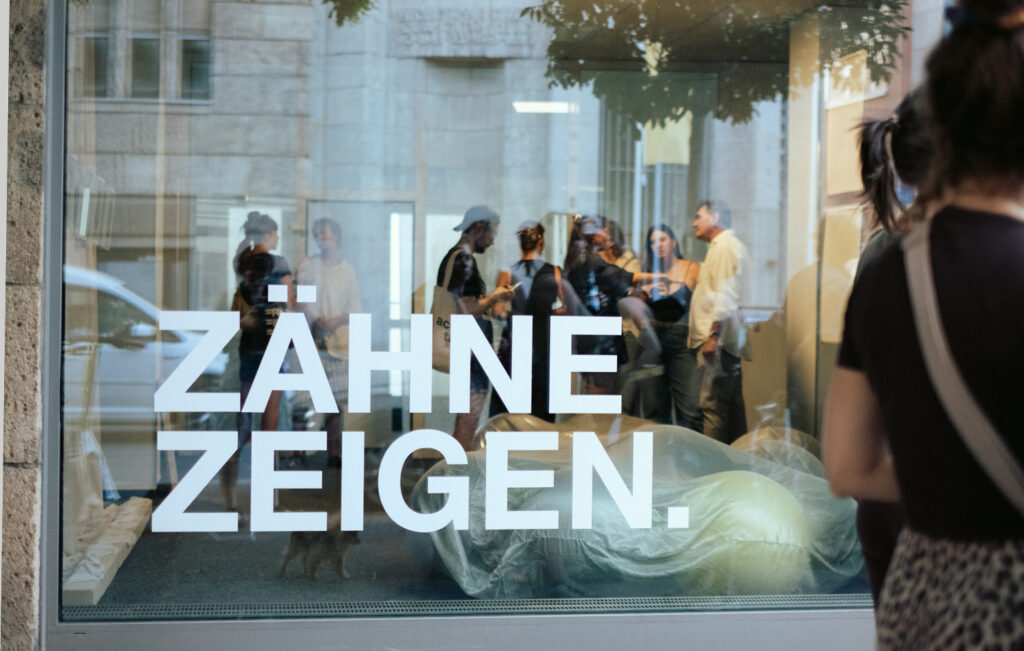 Zähne zeigen. ≠Design und Genderpreis 2026.